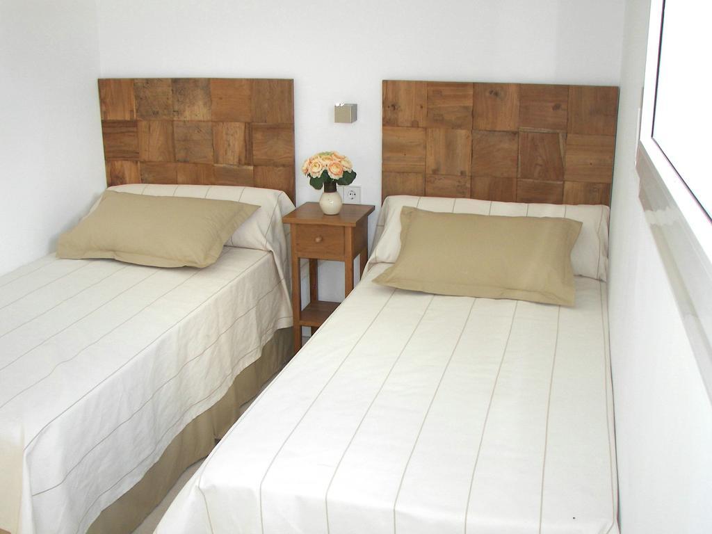 Villa Terra Cala'N Blanes  Oda fotoğraf